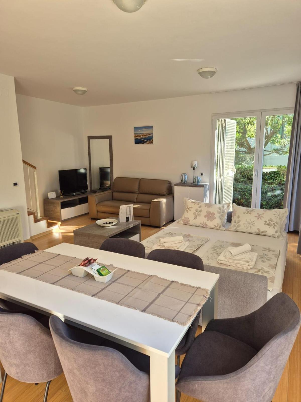 Luxury Two-Floor Apartment In Petrcane With Garden And Pool Exteriér fotografie